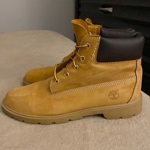 Classic Timberland Boots. Good Conditon. Size 7 boys. Good condition.